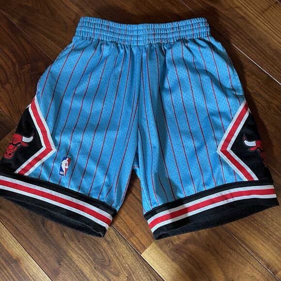 Mitchell & Ness Hardwood Classics NBA Chicago Bulls Shorts Mens Size M - Picture 1 of 12